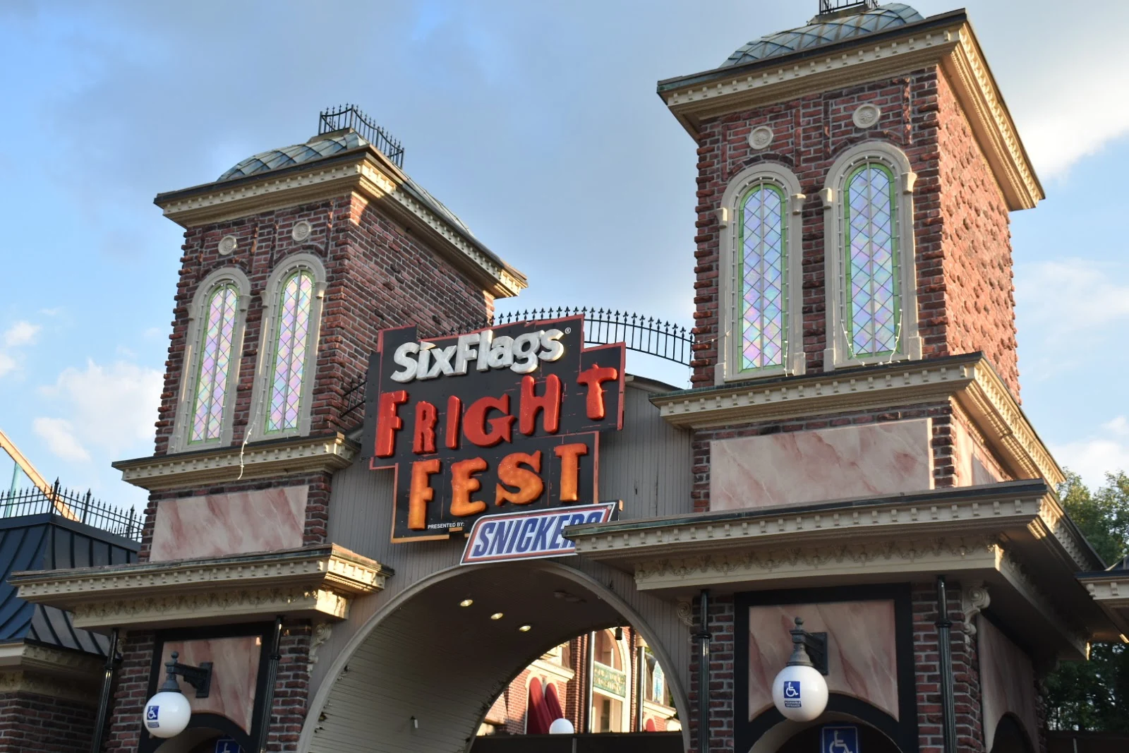 Is Six Flags Fright Fest too Scary for Kids?  A Mom Review